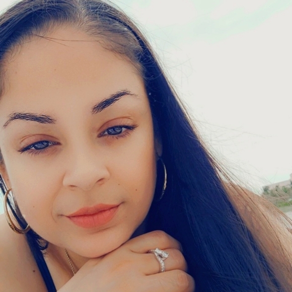 Meet your Posher, Jessica - Picture 1 of 1